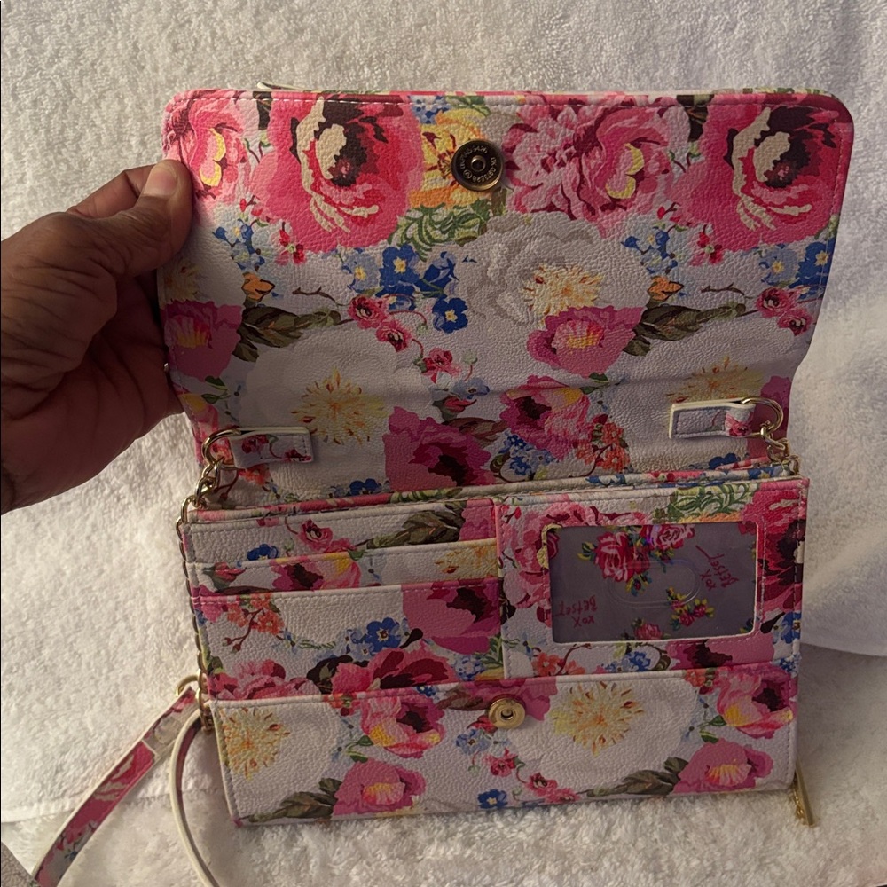 Betsey Johnson Floral Clutch Bag - Pink and Cream w  Betsey Johnson Beauty Trimm - Picture 2 of 4